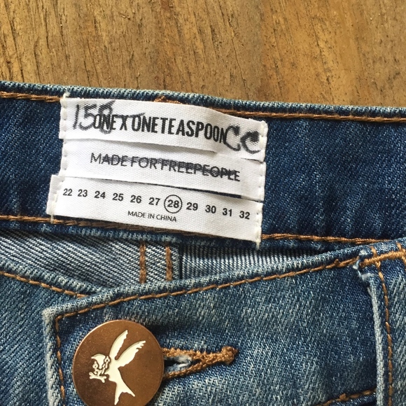 One Teaspoon Distressed Awesome Baggies Jeans - Picture 5 of 8